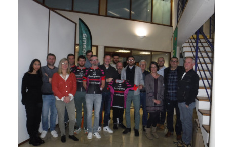 REMISE DES MAILLOTS GROUPAMA